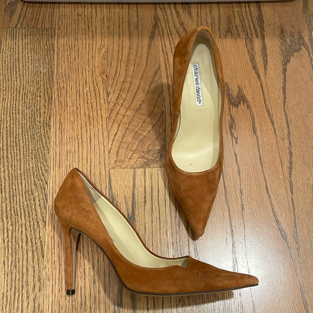 Charles David Cognac Pump